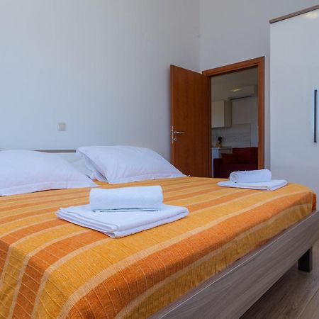 Apartments By The Sea Veli Rat, Dugi Otok - 11525 الغرفة الصورة