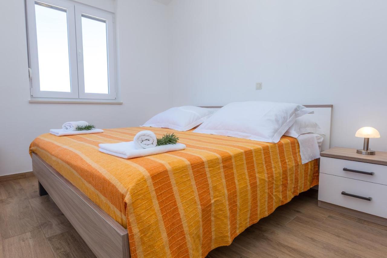 Apartments By The Sea Veli Rat, Dugi Otok - 11525 المظهر الخارجي الصورة