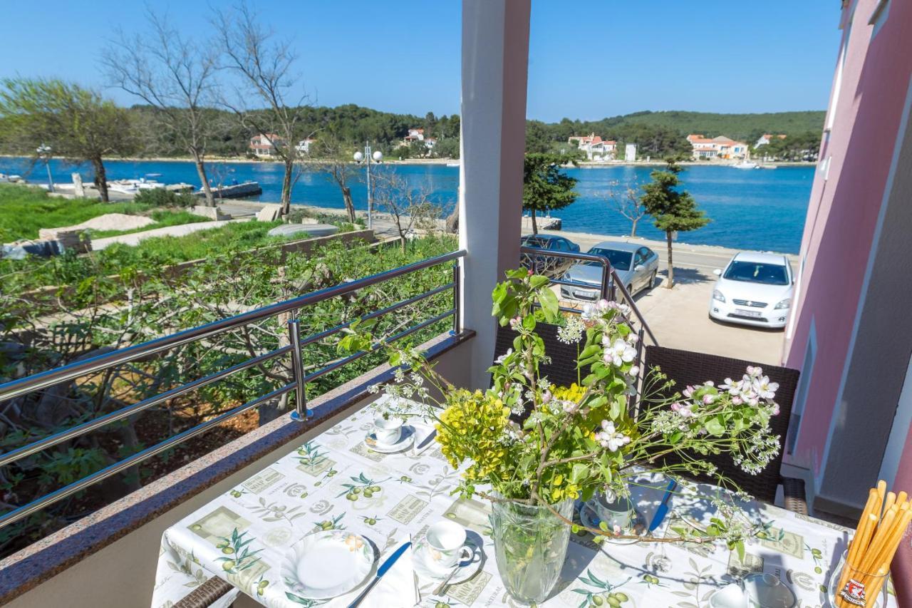 Apartments By The Sea Veli Rat, Dugi Otok - 11525 المظهر الخارجي الصورة