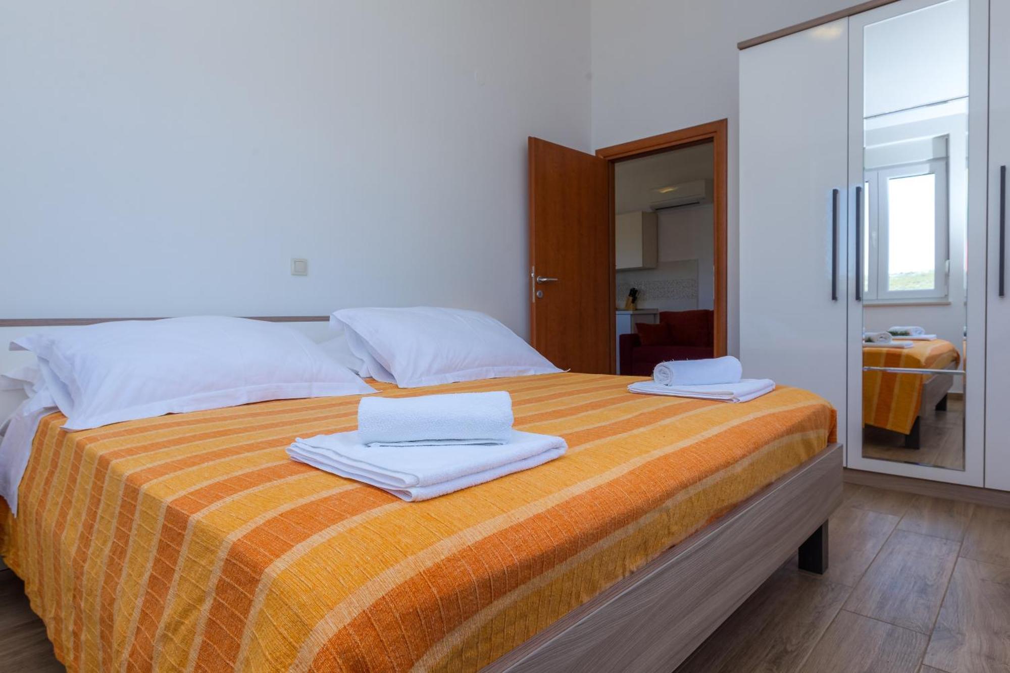 Apartments By The Sea Veli Rat, Dugi Otok - 11525 الغرفة الصورة